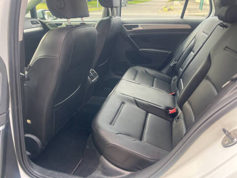 2017 Volkswagen Golf TSI SEL