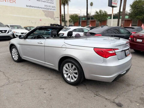 2012 Chrysler 200 Touring