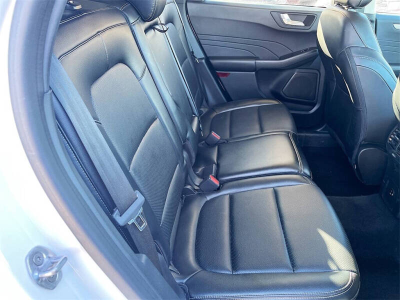 2022 Ford Escape Titanium