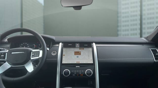 2026 Land Rover Discovery P360 Tempest Edition