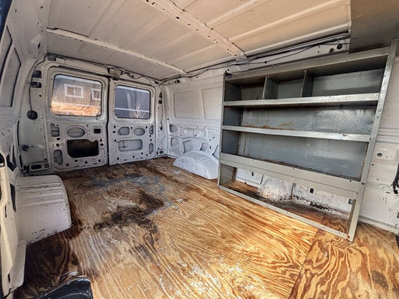 2004 Ford E-Series E-150