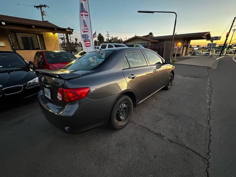 2010 Toyota Corolla LE photo 5