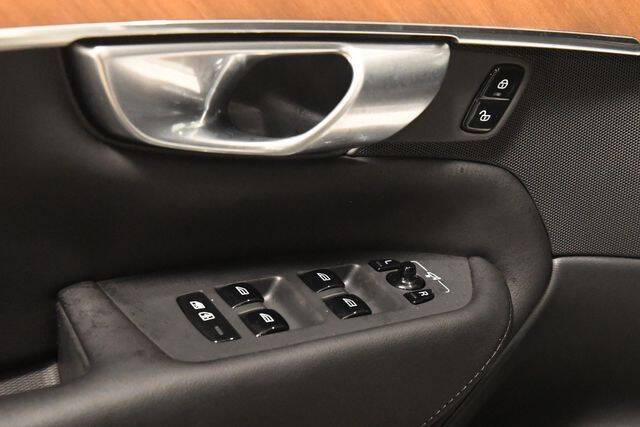 2024 Volvo XC90 B5 Plus Bright Theme