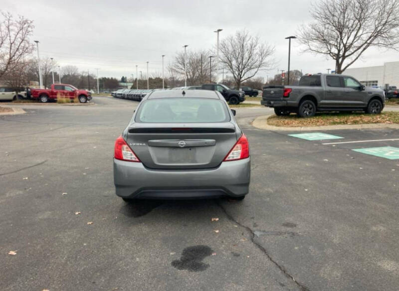 2016 Nissan Versa 1.6 S