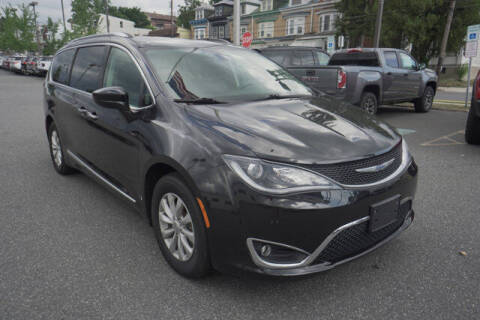 2018 Chrysler Pacifica for sale at Bob Weaver Auto in Pottsville PA