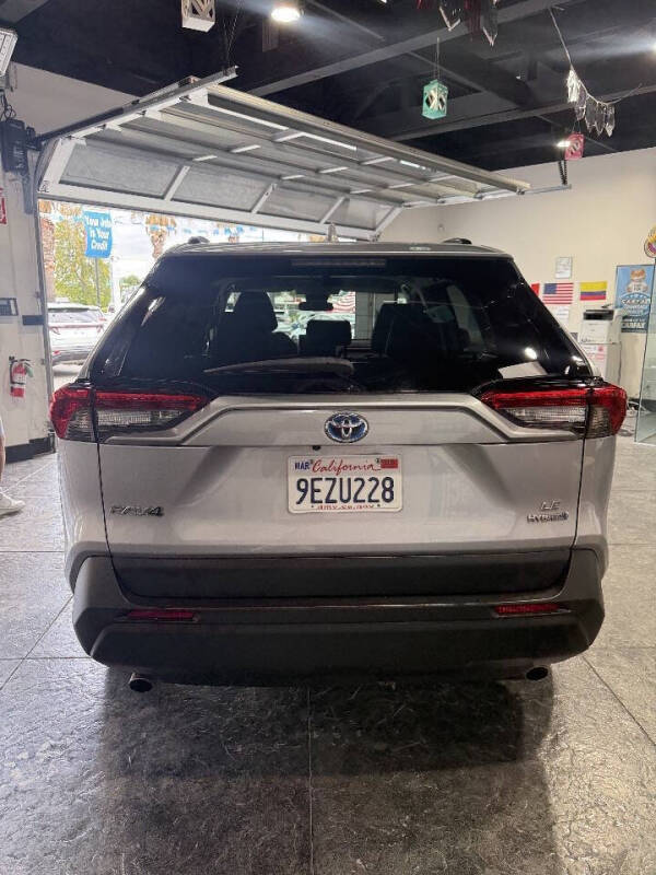 2023 Toyota RAV4 Hybrid LE