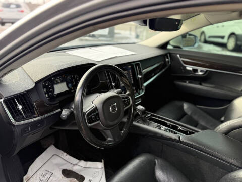 2018 Volvo S90 T5 Momentum