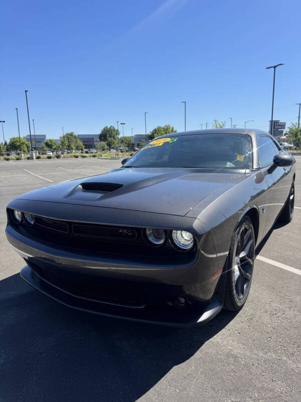 2019 Dodge Challenger R/T's photo