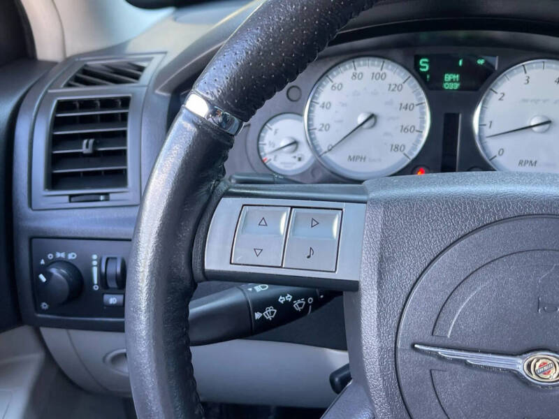 2006 Chrysler 300 SRT-8
