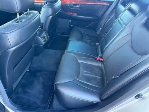 2004 Lexus LS 430