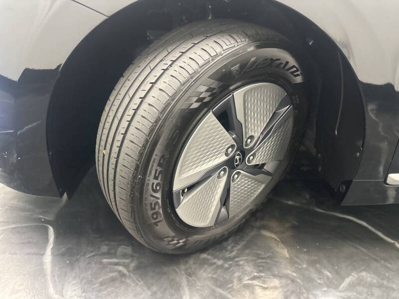 2022 Hyundai Ioniq Hybrid SE