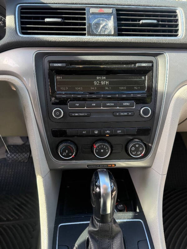 2014 Volkswagen Passat 1.8T S