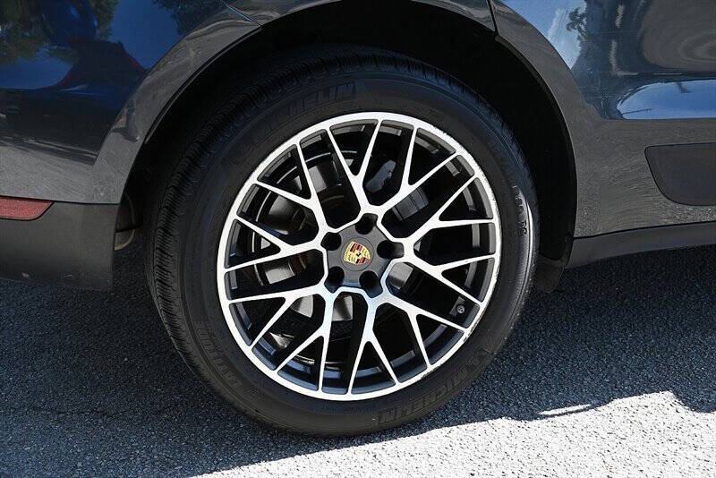 2017 Porsche Macan 15
