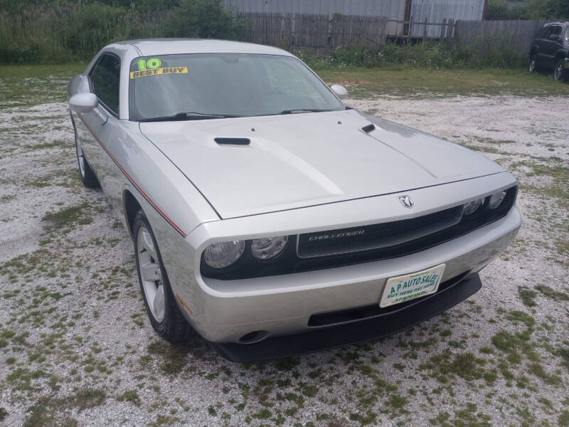 2010 Dodge Challenger SE photo 2