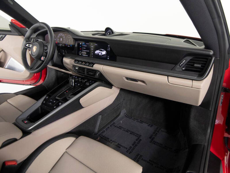 2025 Porsche 911 Carrera