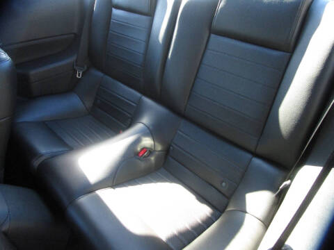 2005 Ford Mustang GT Deluxe