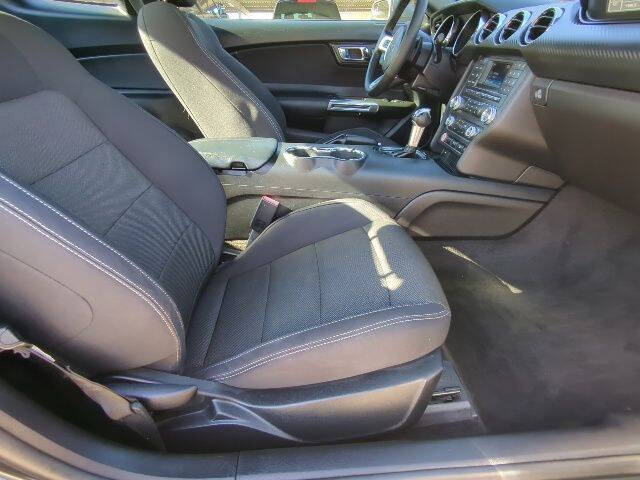 2017 Ford Mustang V6