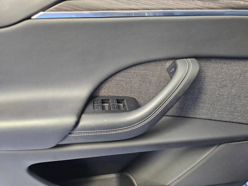 2023 Tesla Model X Standard Range