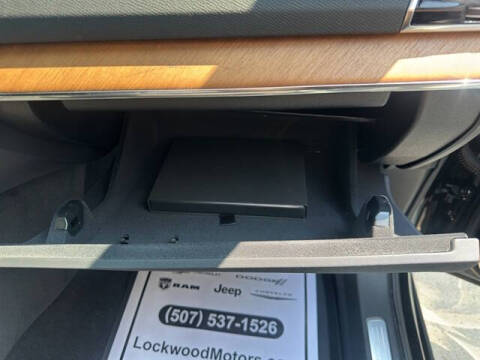 2022 Volvo XC90 T6 Momentum 7-Passenger