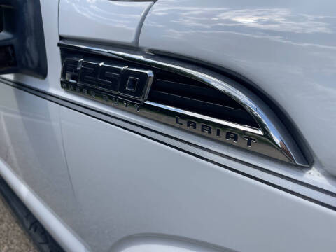 2012 Ford F-250 Super Duty Lariat