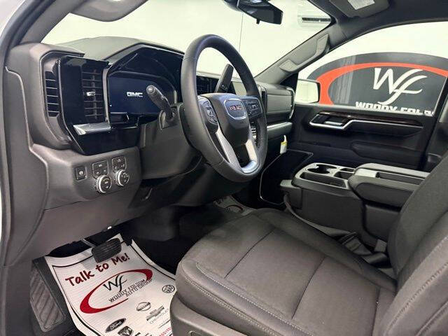 2026 GMC Sierra 1500 Elevation Standard