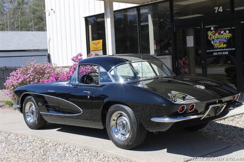 1961 Chevrolet Corvette 6