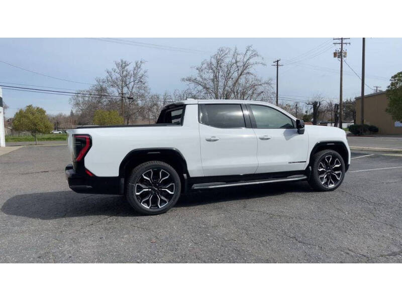 2025 GMC Sierra EV Denali
