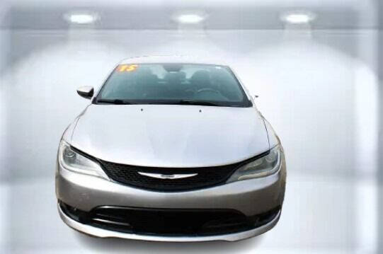 2015 Chrysler 200 S photo 3