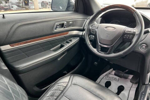 2017 Ford Explorer Platinum