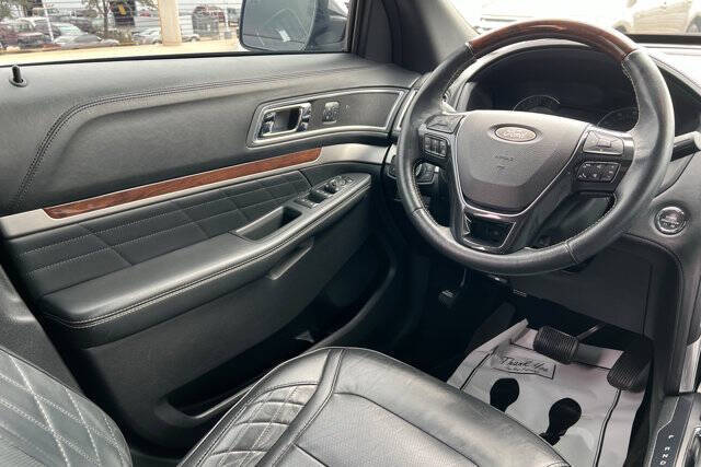 2017 Ford Explorer Platinum