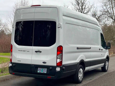 2016 Ford Transit for sale at CLEAR CHOICE AUTOMOTIVE in Milwaukie OR