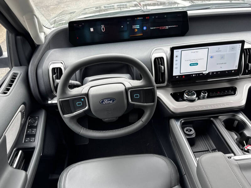 2026 Ford Expedition MAX Active