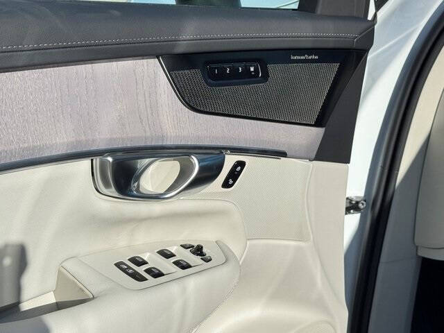 2026 Volvo XC90 B6 Ultra Dark 7P