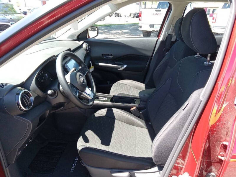 2024 Nissan Kicks SV