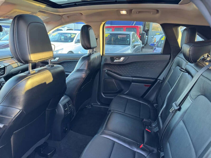 2020 Ford Escape Titanium