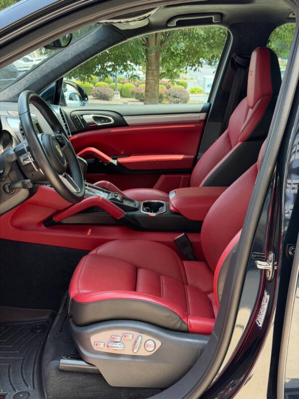 2016 Porsche Cayenne GTS