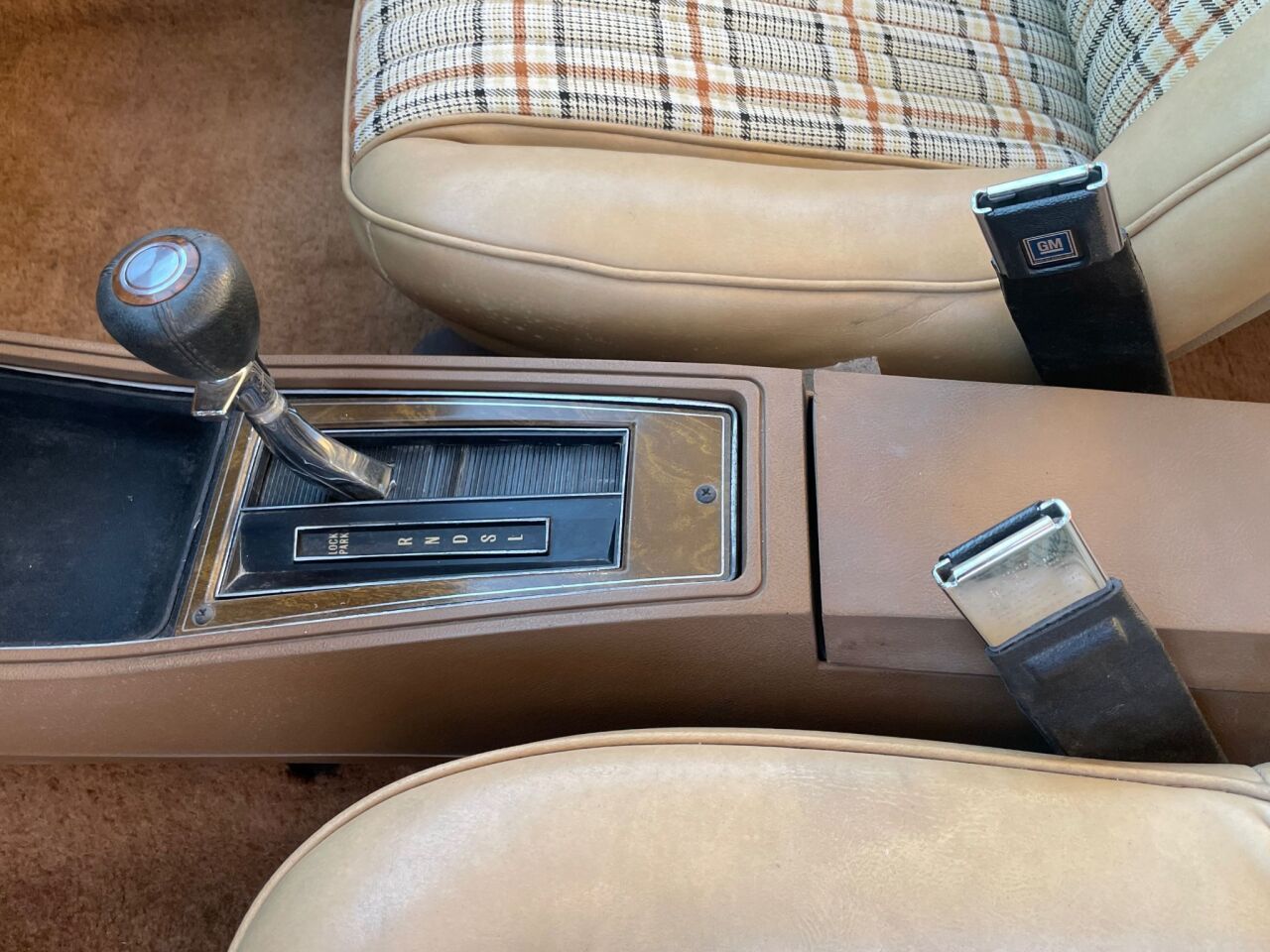 1976 Oldsmobile Cutlass 18
