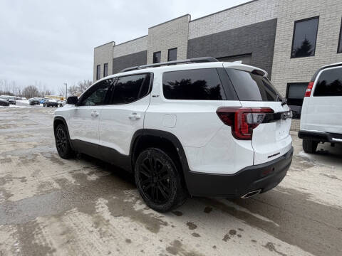2023 GMC Acadia SLT