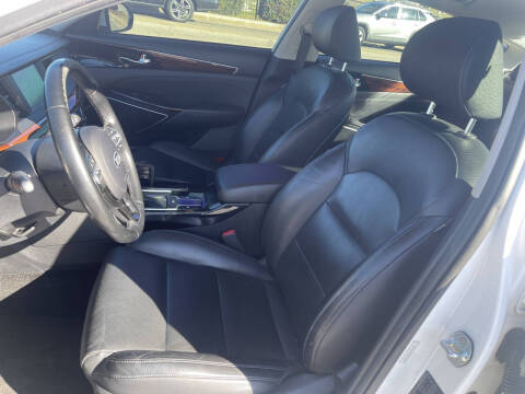 2017 Kia Cadenza Premium