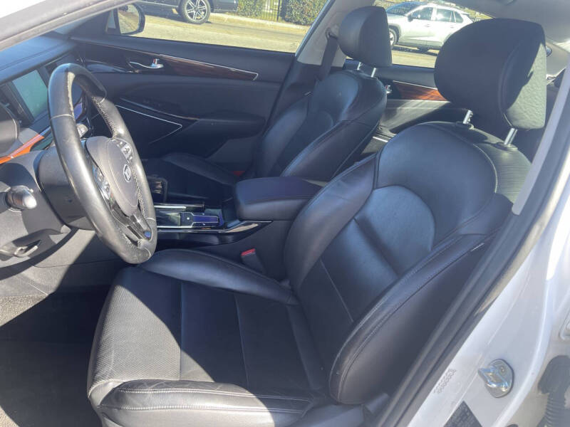 2017 Kia Cadenza Premium