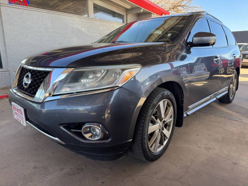 2014 Nissan Pathfinder Platinum's photo
