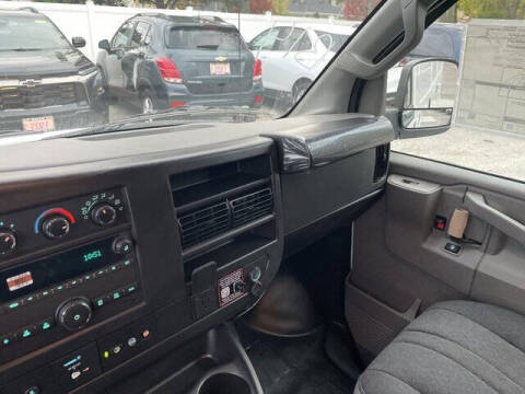 2025 Chevrolet Express 2500