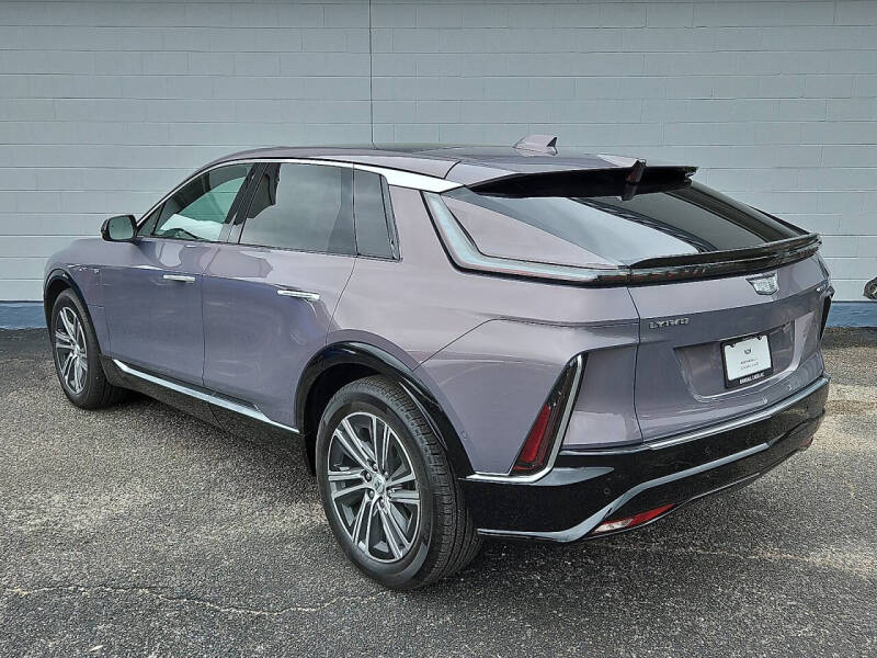 2025 Cadillac LYRIQ Luxury 1