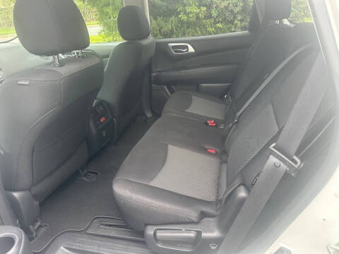 2018 Nissan Pathfinder S