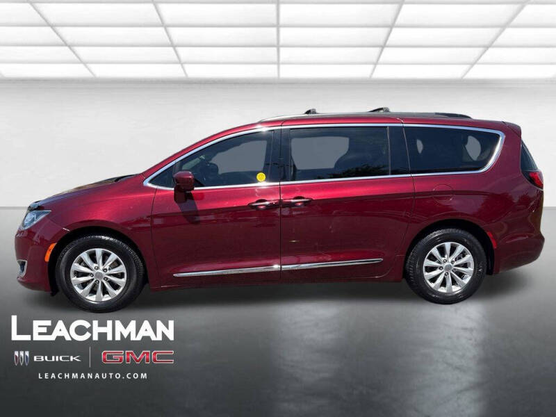 2017 Chrysler Pacifica Touring-L