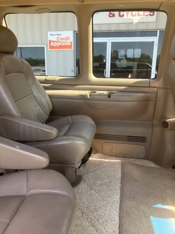 2001 Chevrolet Express G1500 LT