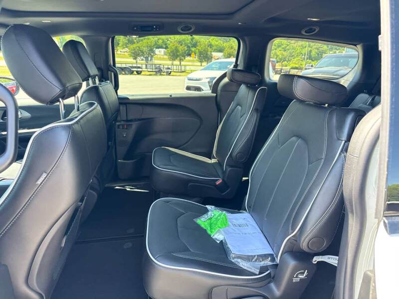 2027 Chrysler Pacifica Limited