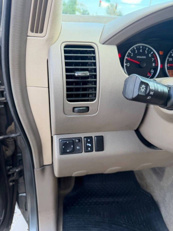 2008 Nissan Pathfinder SE