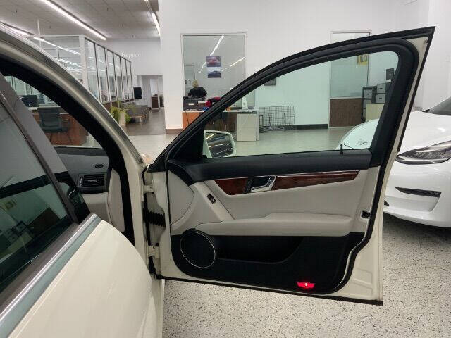 2011 Mercedes-Benz C-Class C 300 Luxury