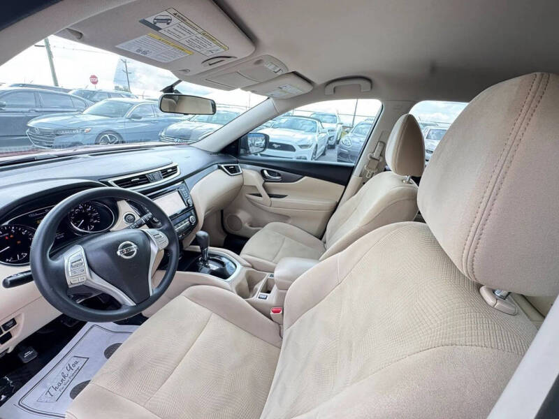2016 Nissan Rogue SV